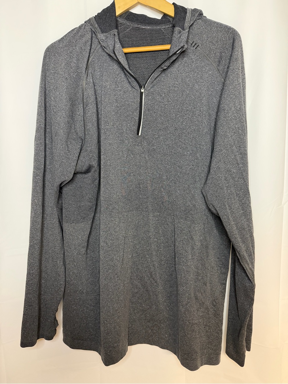 Lululemon metal vent tech 1/2 zip long sleeve hoodie men’s size XXL vintage